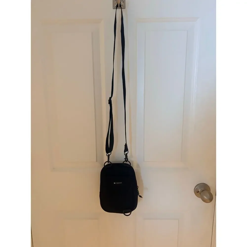 Thread Crossbody Bag Black - Picture 2 of 7